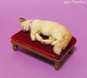 ooak 1:12 miniature furred cat kitten kitty for your dollhouse roombox diorama