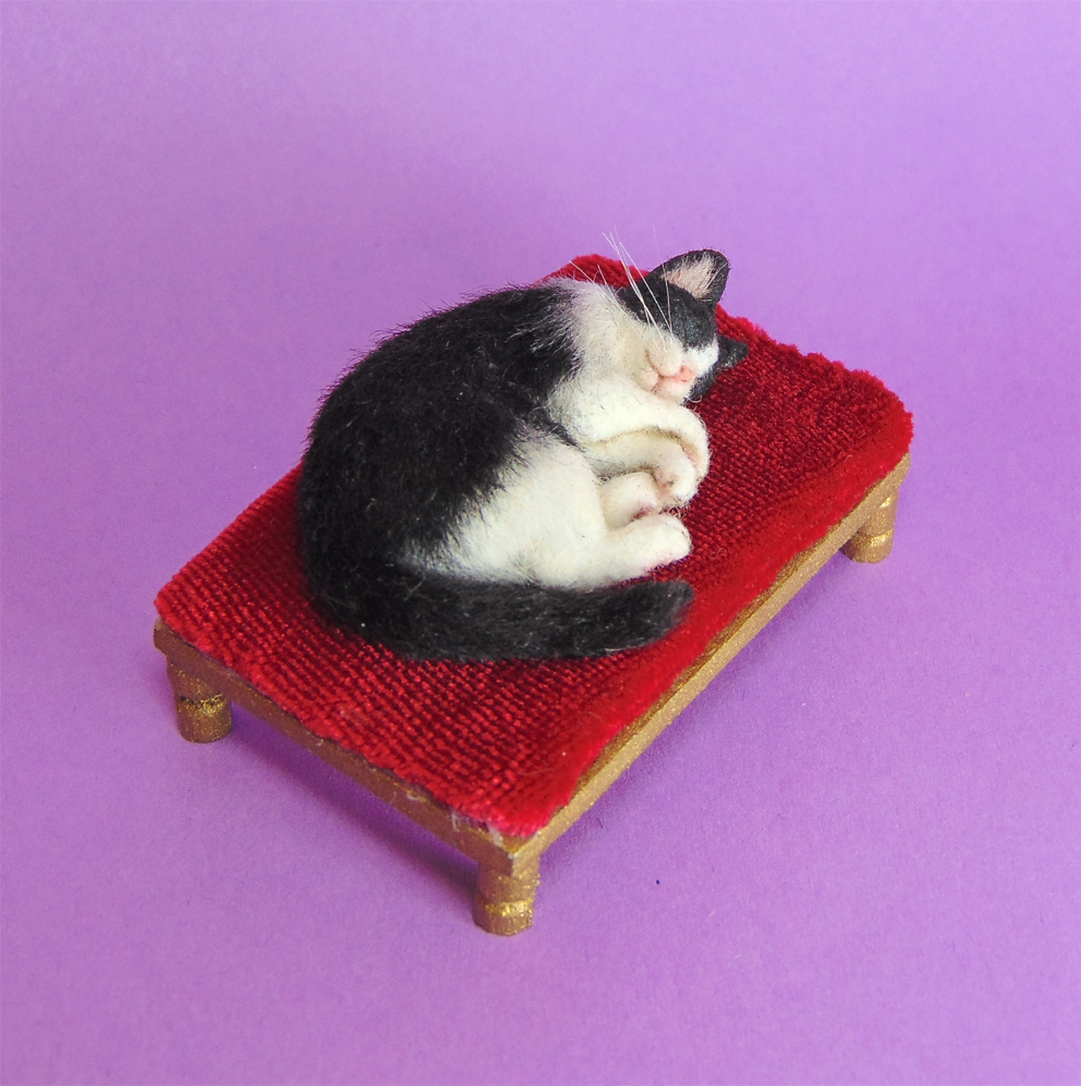 Ooak 1:12 sleeping tuxedo cat kitten & bed handcrafted