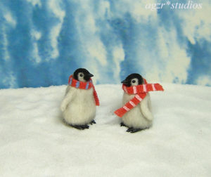 1:12 dollhouse miniature emperor penguins chicks babies couple