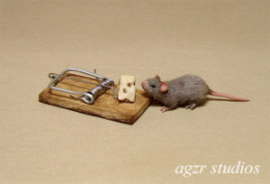 1:12 furred miniature grey rat mouse with trap cheese dollhouse handmade