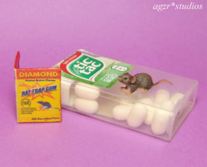 dollhouse miniature 1:12 scale gray rat mouse with trap