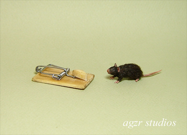 1:12 dark brown miniature rat & trap dollhouse realistic