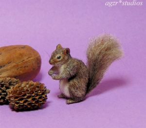 Handmade 1:12 miniature gray squirrel lifelike realistic animal pet diorama roombox dollhouse size